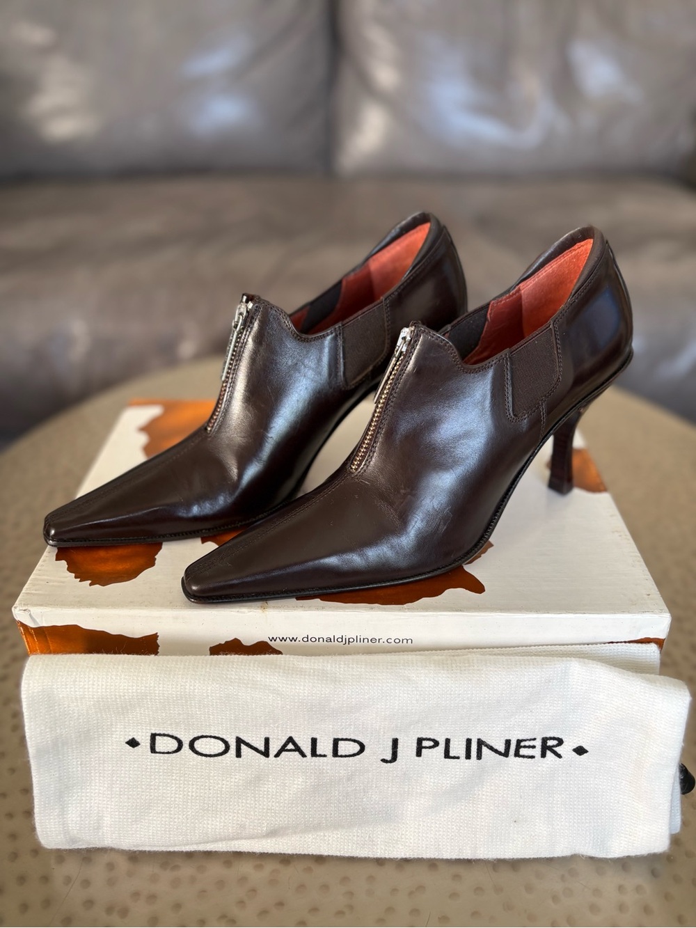 Donald J Pliner Mint-01 Espresso Calf Leather Ankle Booties NIB Y2K Size 6